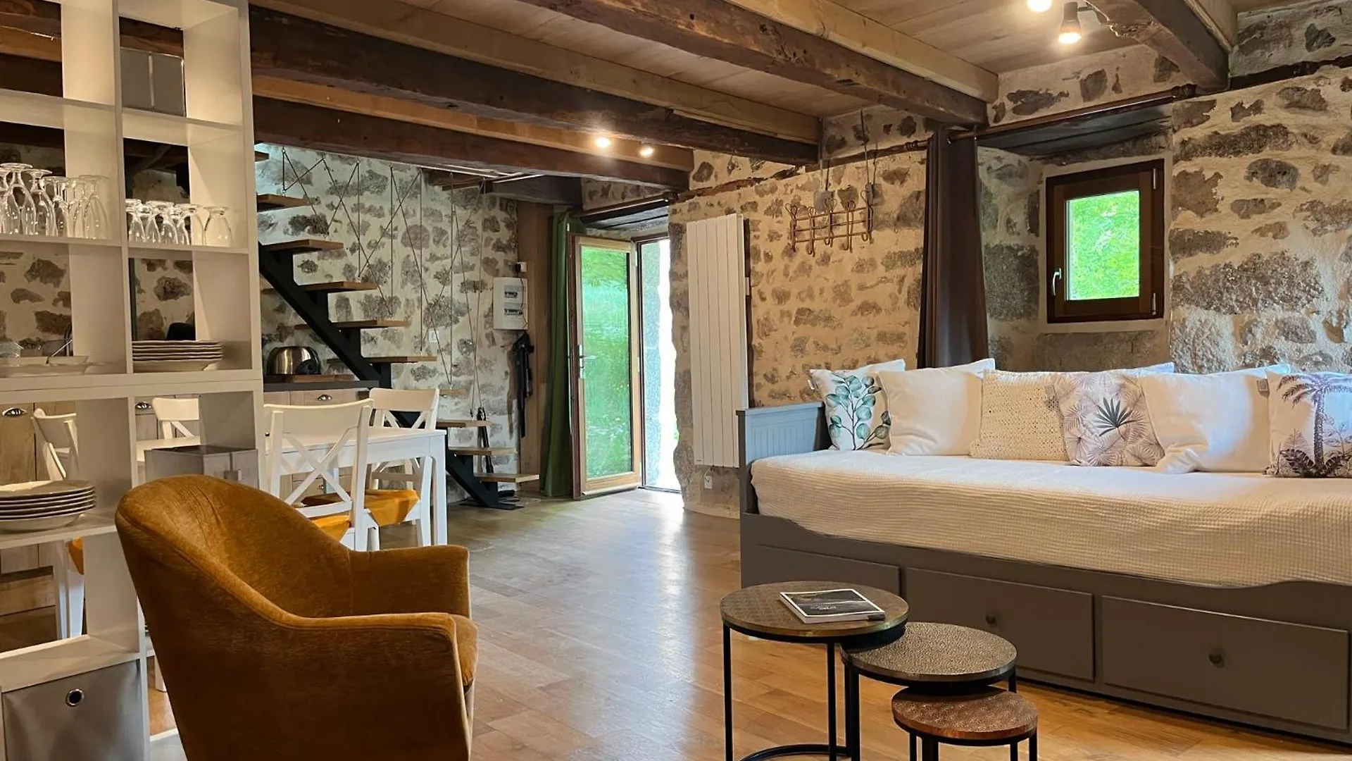Le Chant Du Grillon Le Nayrac